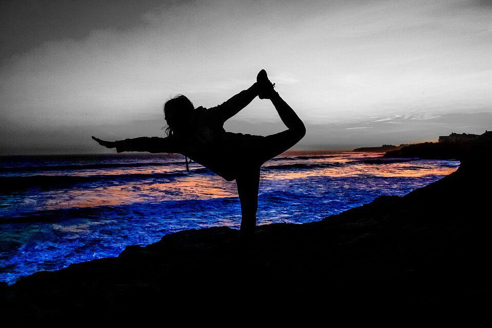 dressed_dance's tweet photo. Flexibility Friday..! 
.
.
.
.
#flexibilityfriday #conditioning #dancer #danceteacher #dressedtodancealways #blog #dancefamily #balance #core #abs #strength #flexibility #friday #alwaysdressedtodance #dressedtodance #danceblog #yoga #sea #cliffs https://t.co/4A49S5upoc