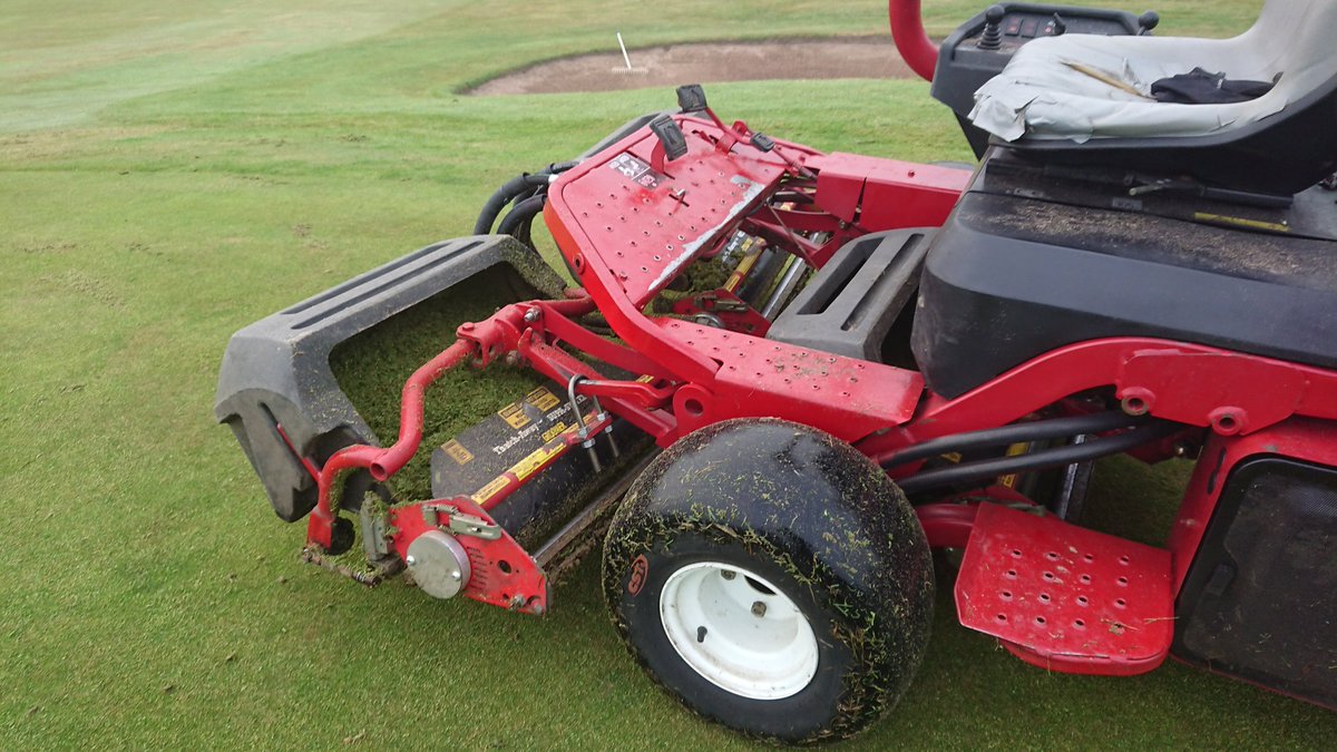 DDSmart71's tweet image. @Babertonreport Poa busting in the mist #surfacerefinement 👍🏻⛳🌫️🙏🏻☀️