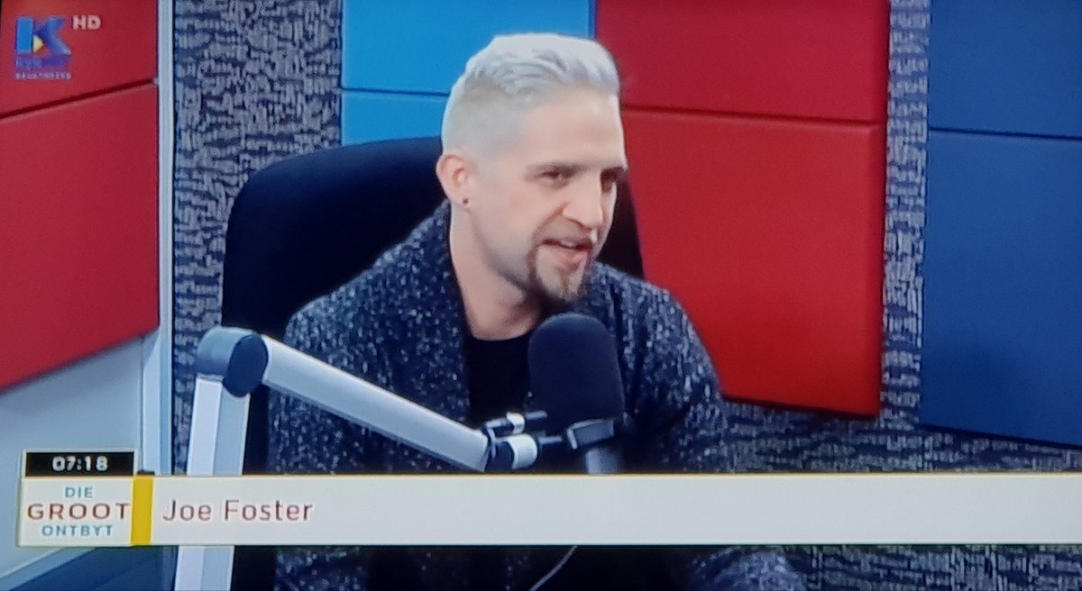 Wie het vanoggend vir @JoeFosterMusic op <a href="/GrootFM/">GROOTfm 90.5</a> gehoor en op <a href="/kykNETtv/">kykNET TV</a> #DieGrootOntbyt gesien? Hy het "Look Away" regstreeks gesing.

Fotokrediet: <a href="/WilnaIce/">Wilna Rossouw</a>