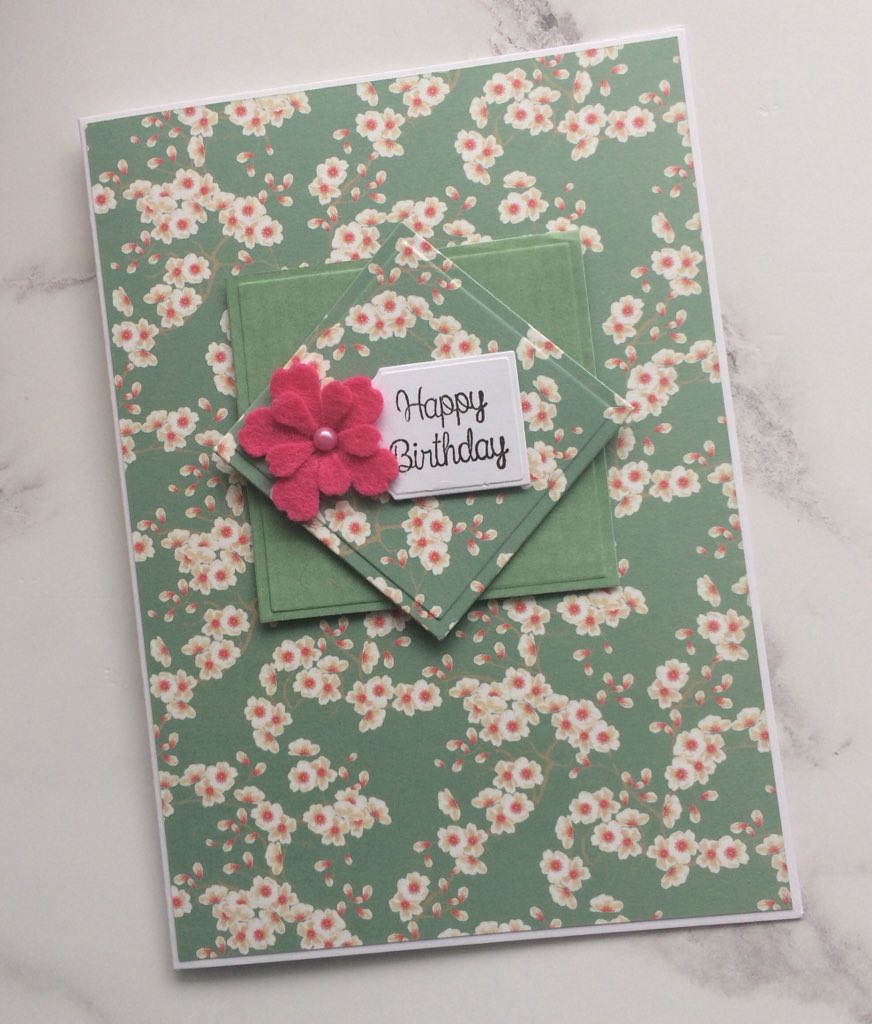 A handmade birthday card with felt flower embellishment 🌺 #etsyuk #etsyshop #handmadecards #birthdaycards #greetingcards #cards #papercrafts #cardmaking #FeltFlower #creative #homemade #carte