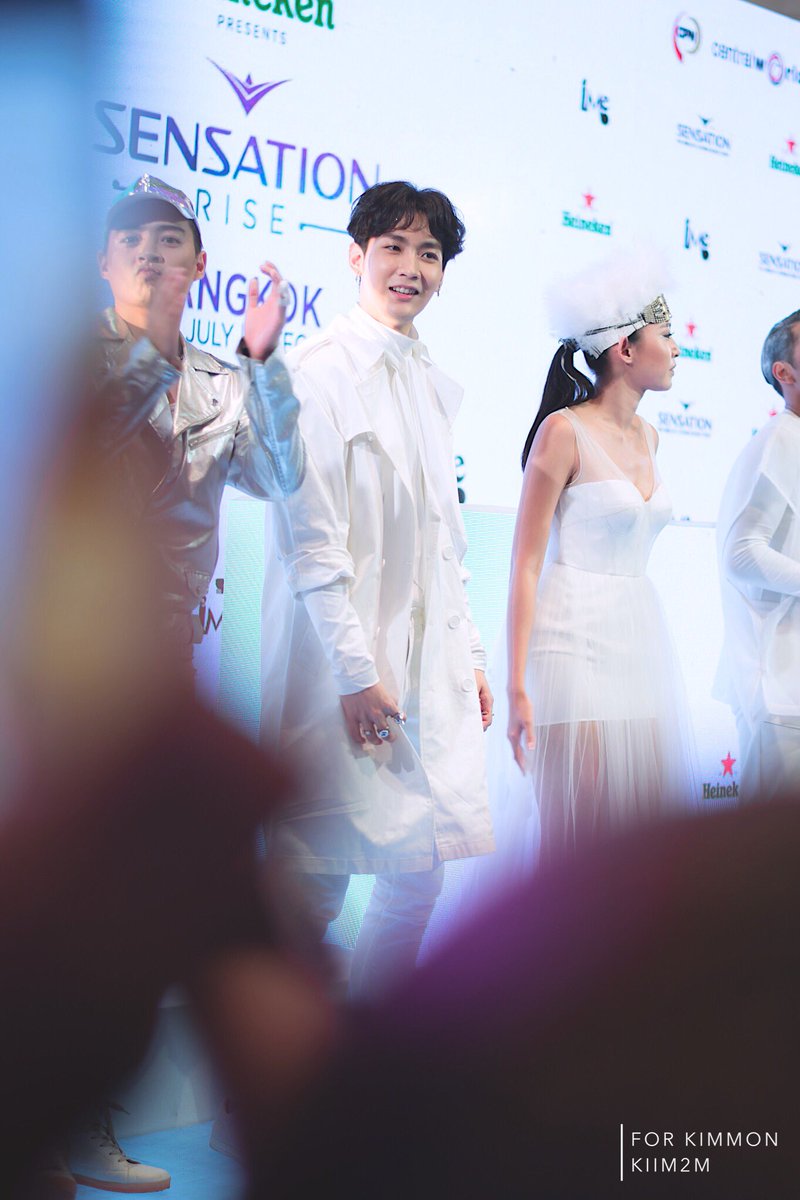 Kiim2M's tweet photo. คิมม่อนขาแดนซ์ 🕺🏻
@KiimMon
#ขุณขิมมอญ #ปารูปให้คิมเซฟ
#SensationThailand
#Heisensation https://t.co/VZDu1Hdcds
