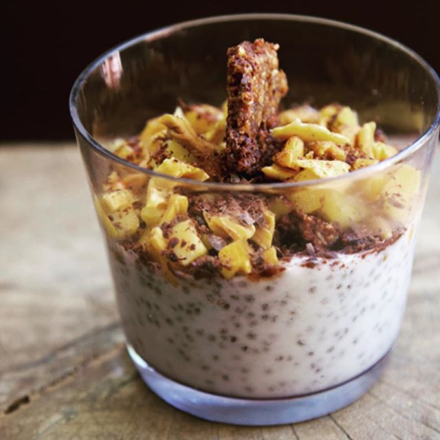 mariata014's tweet photo. ¡Buen día! Ayer compartí en el blog una receta de pudding con semillas de chía para comerlo en el desayuno, la merienda o cuando quieras! No sólo está riquísimo, si no que es muy saludable. Entra en https://t.co/rg7ZWIm9P7 #semillasdechia #alimentacionconsciente #nutricion #detox https://t.co/w4vExjUZmn