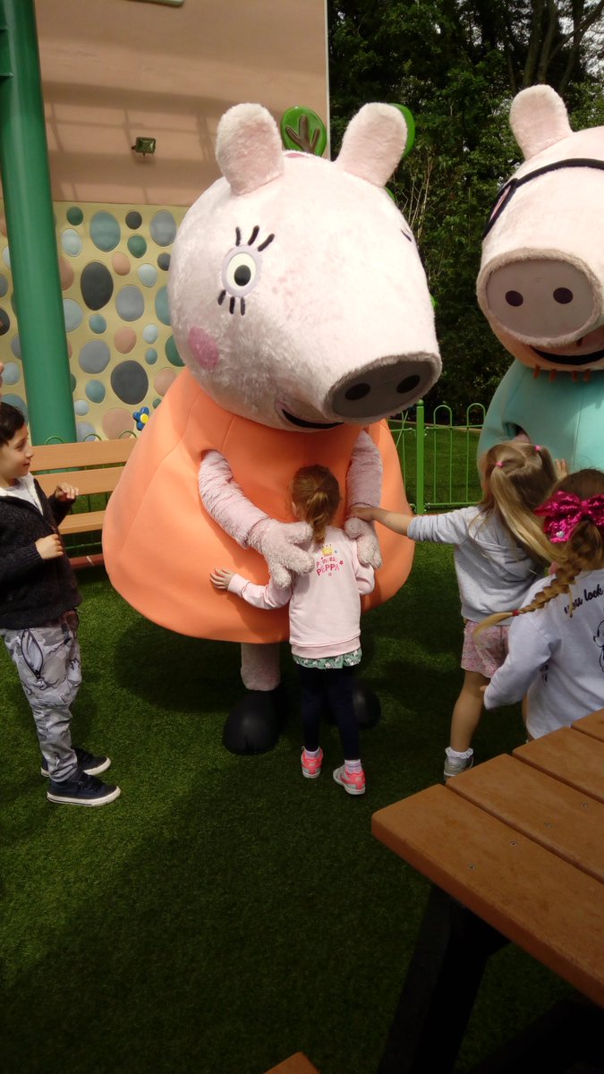 laurabach's tweet photo. Best day ever @paultonspark. Thank you for making Molly 's 4th birthday so special!!! https://t.co/fOyZomejUJ