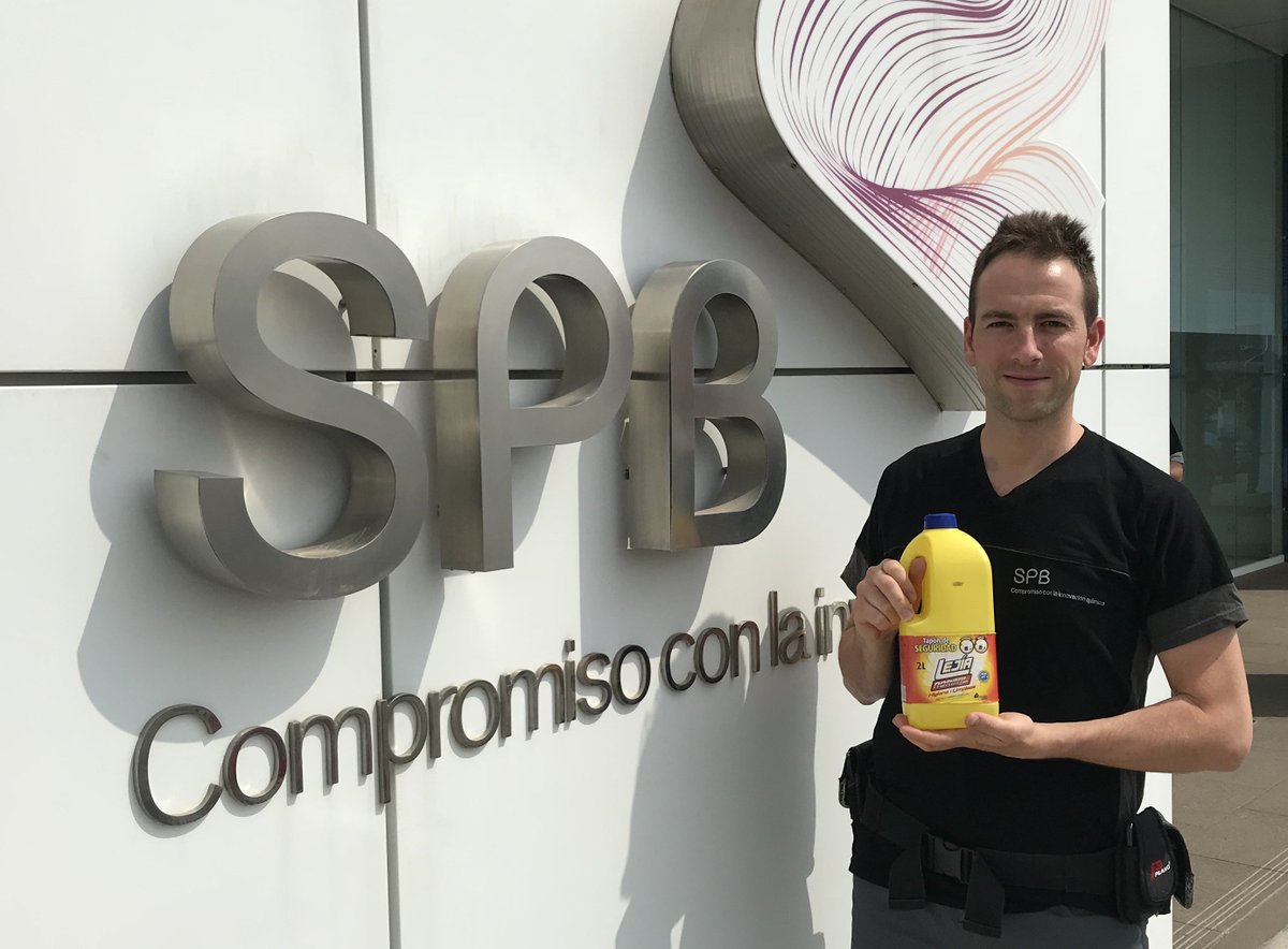 SPB_Spain's tweet photo. #QuiénesSomos Turno de Lucas Tarín. Trabaja en #SPB desde 2009. Jefe de proyectos, técnico de mejora, supervisor de soplado y ahora coordinador de producción en #SPB2. Comprometido e implicado nos confiesa que nuestras lejías le encantan. #somosSPB #trabajamosparati @Mercadona https://t.co/A5mImytcxS