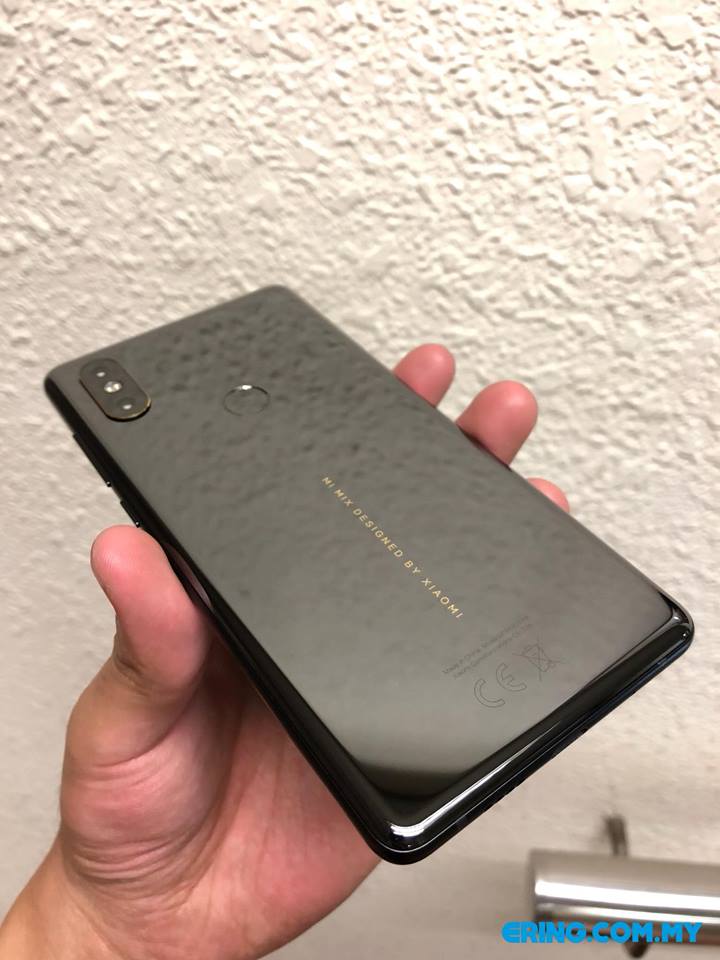 eRingmalay's tweet photo. Xiaomi Mi MIX 2S, peranti Xiaomi terkuat setakat ni dgn Snapdragon 845. DxOMark skor kamera setara iPhone X, yg menarik skrin atas dia 🤤 Harga bermula RM1,999 😉
@eRing_Malay @xiaomi @XiaomiMalaysia #XiaomiMiMIX2S #MiMIX2S #Dwikamera #Skrinpenuh #XiaomiMalaysia #Xiaomi https://t.co/cGrqQ3VlGW