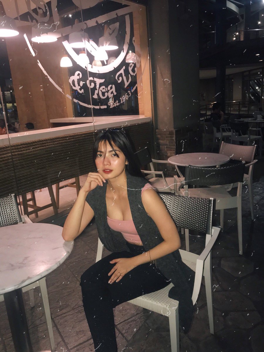 Imjanedeleon's tweet photo. Beauty begins the moment you become yourself 💕 Blazer by: @SurplusPH #GreatFashionFinds #GFF https://t.co/aW8RWXKDUC