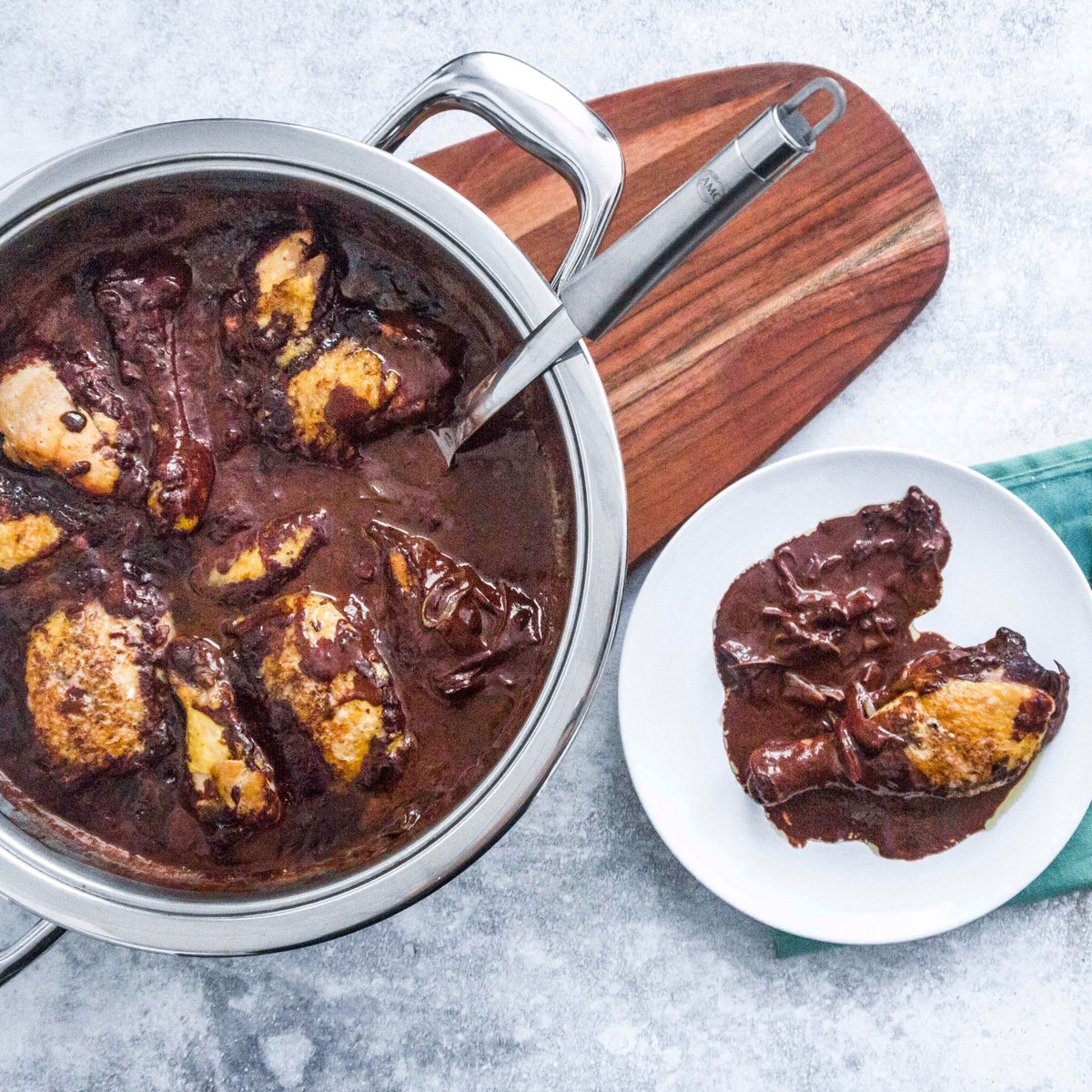 amcespana's tweet photo. Tenemos nuevas recetas en nuestra Comunidad, ¡perfectas para el finde!
- Pollo al chocolate: https://t.co/G8eUKAHXuS
- Paquetitos de perca sobre nido de piña: https://t.co/axQUZjySZ3
- Tarta de calabaza y patata: https://t.co/CjULDLsKXT
#RecetasAMC #ComerMejorVivirMejor https://t.co/ET6oh7PRjV