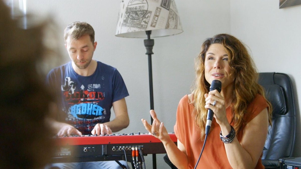 TimRadioo's tweet image. Luister nu naar een nieuwe uitzending van Blessings, en... hoor hoe we samen met @jokebuis letterlijk blessings aan huis bezorgen!! 😎 @1008AM