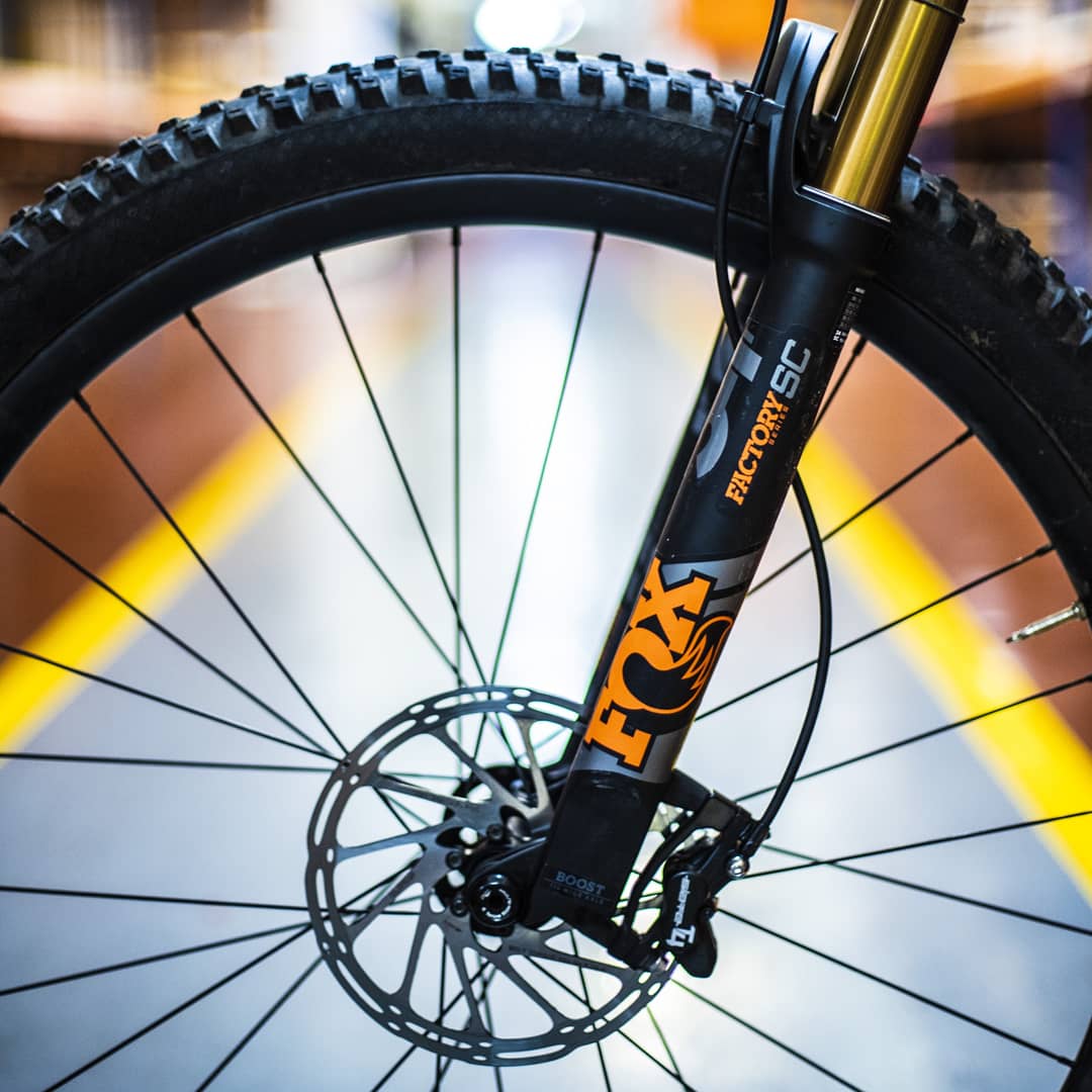 Omnico_SA's tweet photo. Meet the all new Fox Factory Step Cast fork. Creating a new generation of race forks. For riders wanting an all-round fork that performs in a vast range of applications. #stepcast #foxracing #kashima #foxshocks https://t.co/NRDT3aLOI3