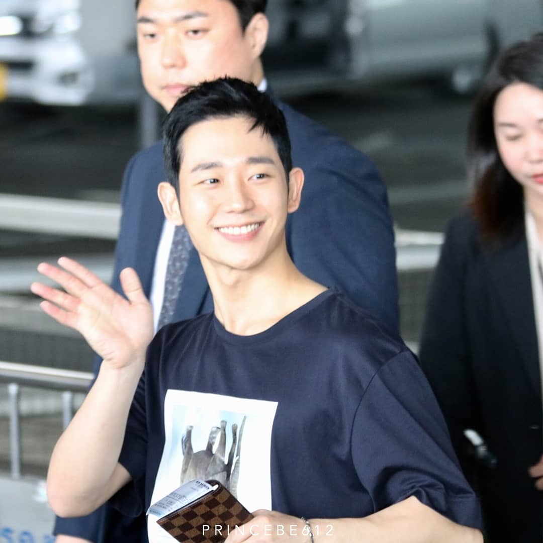 UnderbedDara's tweet photo. บินมาให้ทางเราเลี้ยงข้าวละจ่ะ จองแฮอินอปป้ากับรอยยิ้มกระชากใจเมียยยย

#WelcomeJungHaeInToThailand #junghaein #ใต้เตียงดารา https://t.co/OOnNFxAMO0
