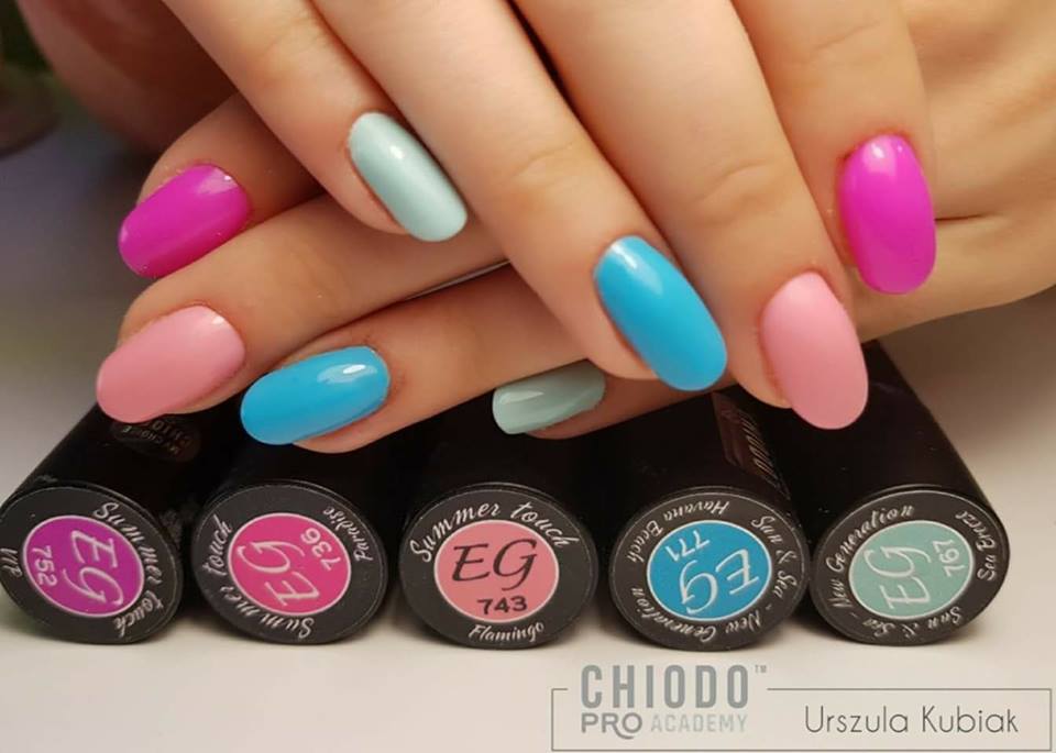 ChiodoPro's tweet photo. Kolorowe, proste cukiereczki🍬🍭🍡
ChiodoPRO
♡Strong Base
♡Master Clear
♡752EG
♡743EG
♡771EG
♡767EG
♡Top New Generation
#nails #nailart #girl #beauty #gelnails #inspiration #paznokcie #chiodo #UV #lakier #hybryda #uvhybrid https://t.co/v5TF3SlBvg