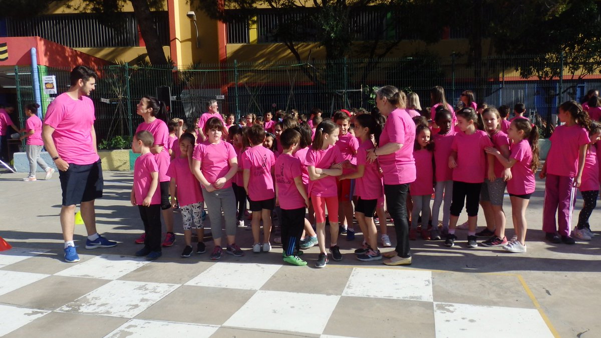 zalfonada's tweet photo. El CP @zalfonada sigue apostando por la innovación educativa. Hoy, dentro del Programa @PivaAragon, corremos la II Maraton escolar. ESPECTACULAR la acogida de la Comunidad Educativa. https://t.co/1otrRR68Ul