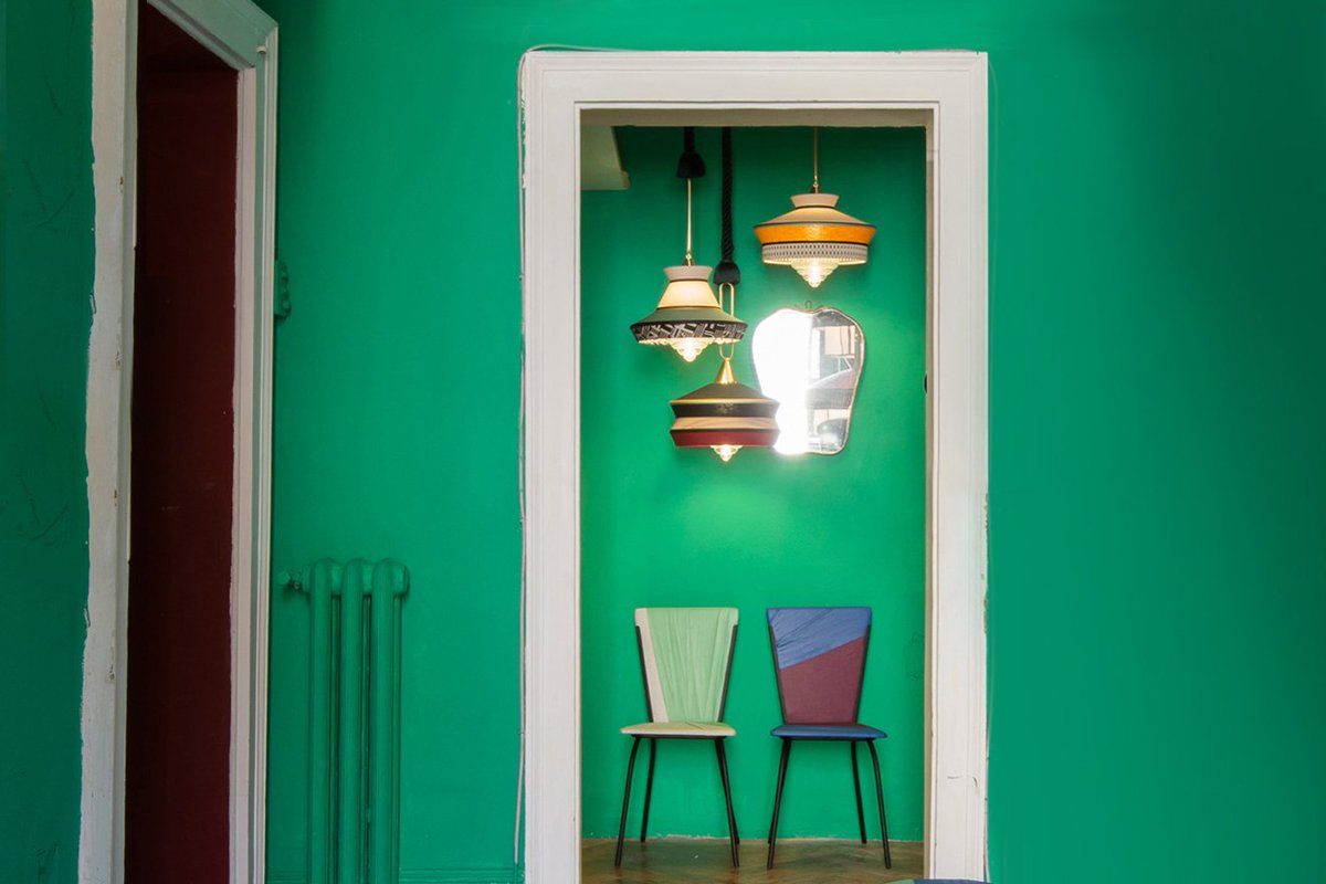 Sometimes design is all about daring to be different! These #pendantlamps bearing the #madeinitaly label add a flourish of originality & dash of colour, whatever the weather! #FridayFeeling #lamps #lighting #colourful #interiors #italianstyle #talkingpoint #WOW #decor #decoration