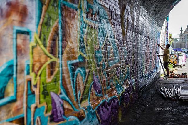 rodwey2004's tweet photo. The Graffiti Artist.
.
.
https://t.co/R3uL0T1M7X
.
.
#london #graffiti  #nomadicgardens #mosuk #artist  #streetphotography #streetart #meetingofstyles #nomadicgardens #exploringlondon #cityscape #london #canonphotos #toplondonphoto #global_capture #lon… https://t.co/GJrrz7syAM https://t.co/7dFJYzV2St