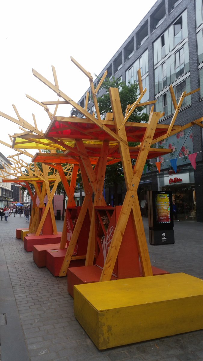 #Fridayfun: Q. ‘Do the Reading trees in Paradise Street get bookworm’? 😂@Liverpool_ONE @CultureLPool #walkietalkietours #Liverpool #VisitLiverpool #freewalkingtours