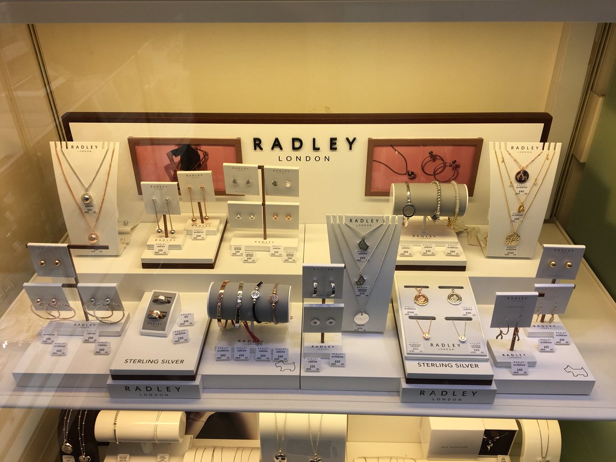AndyHeptonstall's tweet photo. @hsamueljeweller @Freshney_Place_  Come see our amazing offers and range of Designer Brands this weekend.3 for 2 on Chamilia &amp; selected silver jewellery #WOW.Boss,Armani,Diesel,Radley,DKNY,Guess,Tommy Hilfiger &amp; Disney #FridayFeeling #SuperSaturday https://t.co/HlB6YoRtoB