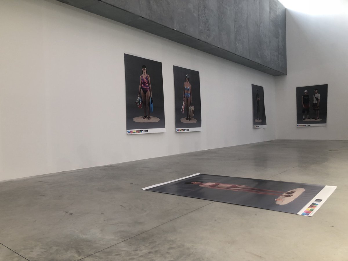 Spazio81's tweet image. Per il #launchparty del magazine @BuffaloZine a Milano il fotografo @Andreaartemisio si è affidato a Spazio81, le stampe su #posterpaper erano in perfetta armonia con lo stile industriale dello @Spaziomaiocchi