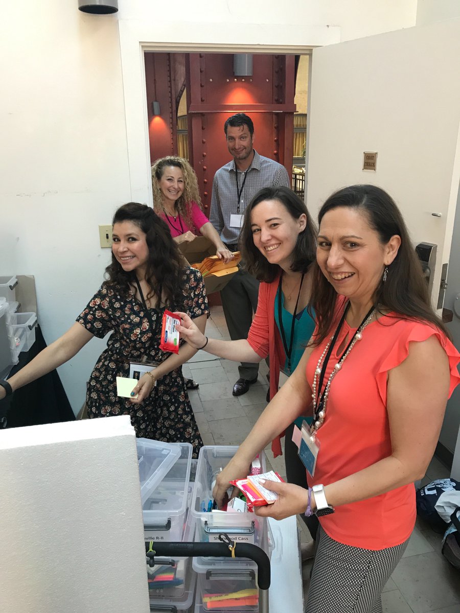 MOEduSAIL's tweet photo. These folks made the behind the scenes magic happen. Thank you! ❤️👏🏻 #MMDChat https://t.co/V9wFrX46Hd
