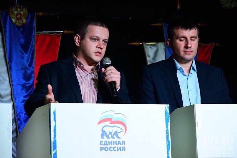 -Грузия. У отца убили ребенка. Отец выводит народ. Уходит генпрокурор.
-Россия. У отца убивают троих детей. Вступлю- ка я в партию убийц