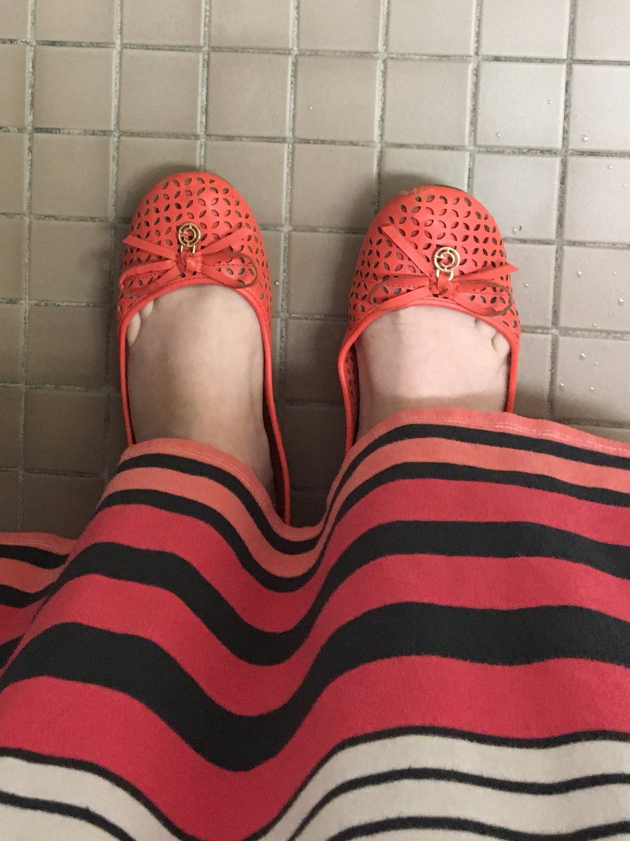 SubPar_enting's tweet image. These feet were made for stomping out the NRA #WearOrange