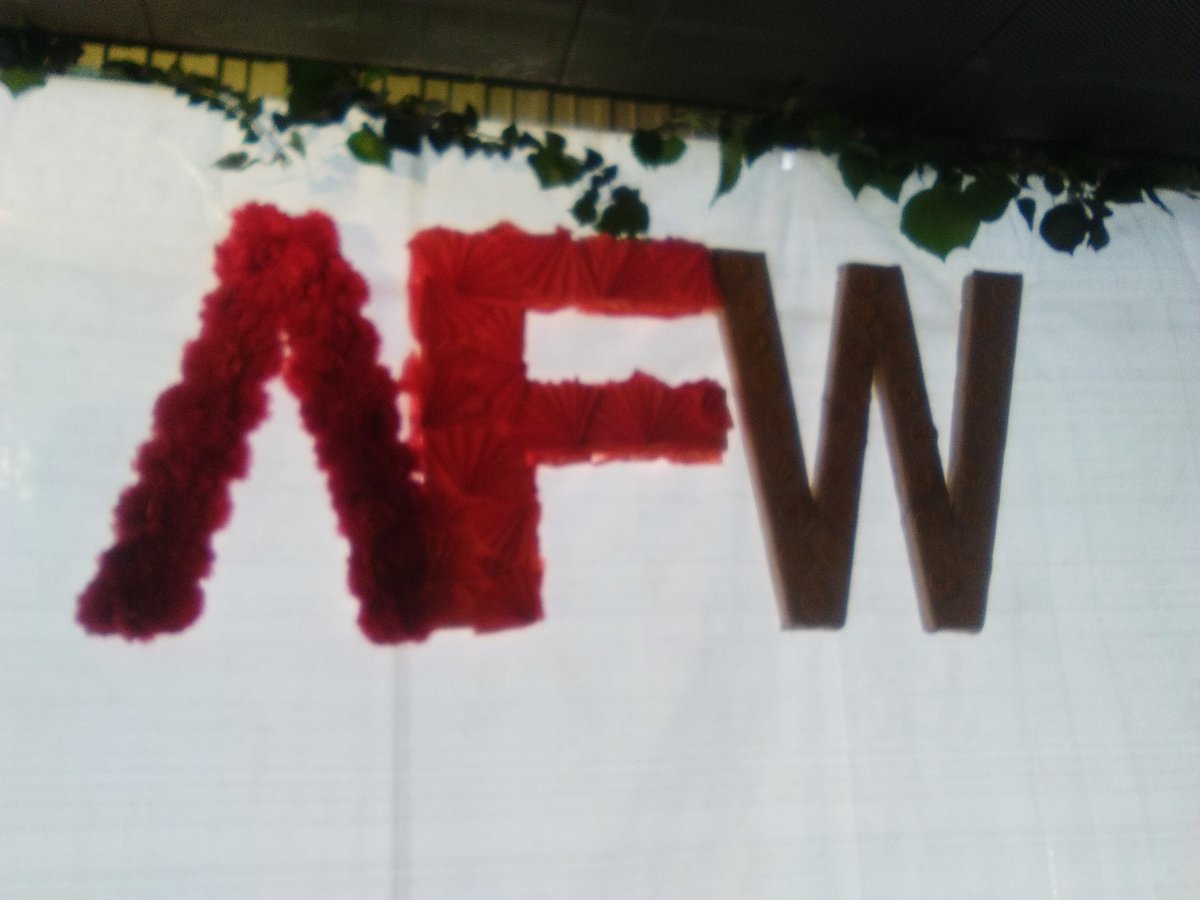 FPpasarelamoda's tweet photo. Quedamos a las 5 en la Escuela Superior de Diseño de Aragón 😊 ��Estais todos invitados! #AragonFashionWeek #AFW #AragonFashionWeek #FPPasarelaModa #Aragon https://t.co/BAJanSqJaZ
