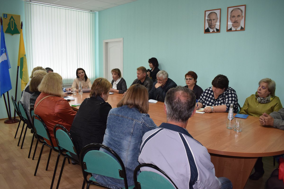 crpbarysh's tweet photo. 01.06.2018г. в МО"Барышский район" прошла встреча Уполномоченного по защите прав предпринимателей Толчиной Е.А. с бизнес-сообществом по актуальным проблемным вопросам. В мероприятии приняли участие Глава МО"Барышский район", представители налоговой службы по Ульяновской области https://t.co/sTujCAOzJz
