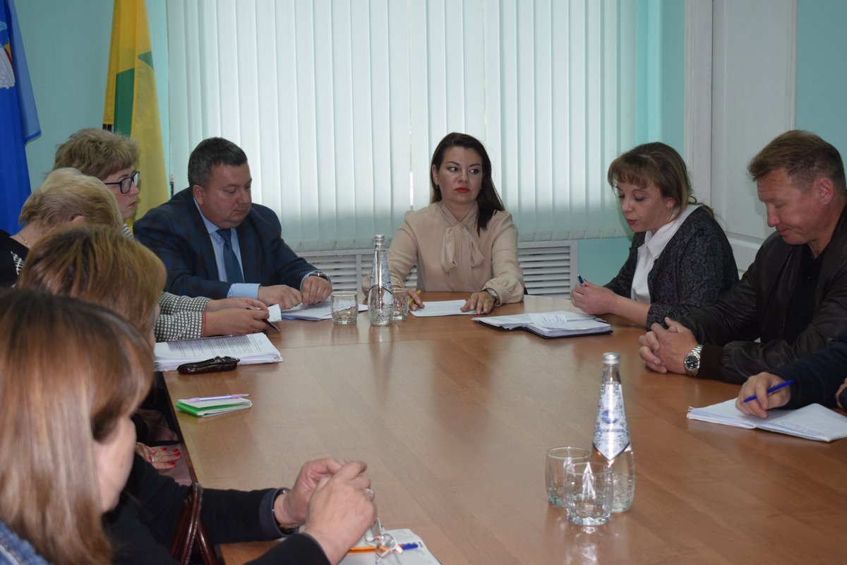 crpbarysh's tweet photo. 01.06.2018г. в МО"Барышский район" прошла встреча Уполномоченного по защите прав предпринимателей Толчиной Е.А. с бизнес-сообществом по актуальным проблемным вопросам. В мероприятии приняли участие Глава МО"Барышский район", представители налоговой службы по Ульяновской области https://t.co/sTujCAOzJz