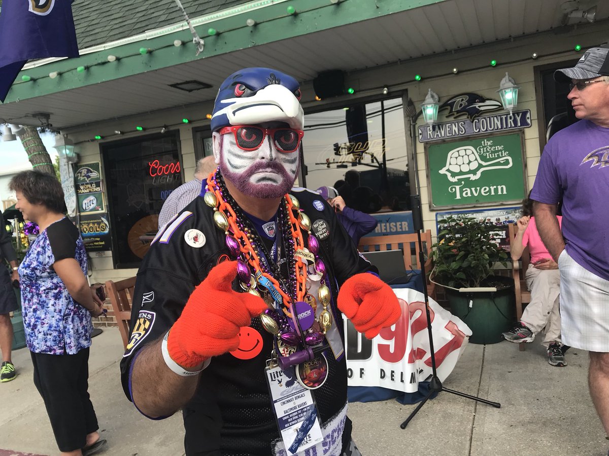 98Rock's tweet photo. Fun fans and @ravens cheerleaders hanging with us at The Green Turtle in Ocean City. #BeachBash98 https://t.co/irQC9GrqcZ