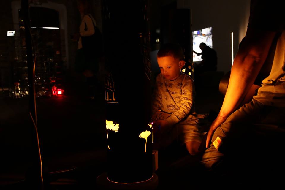 L'intelligenza artificiale di Robert Lisek, la realtà aumentata di Chiara Passa e i suoni digitali dei Noise Orchestra: la tecnologia trasformata in arte degli artisti del progetto #enlight in mostra al #RomaMAF  <a href="/europe_creative/">Creative Europe</a> <a href="/fmdigitale/">Fond. Mondo Digitale</a>