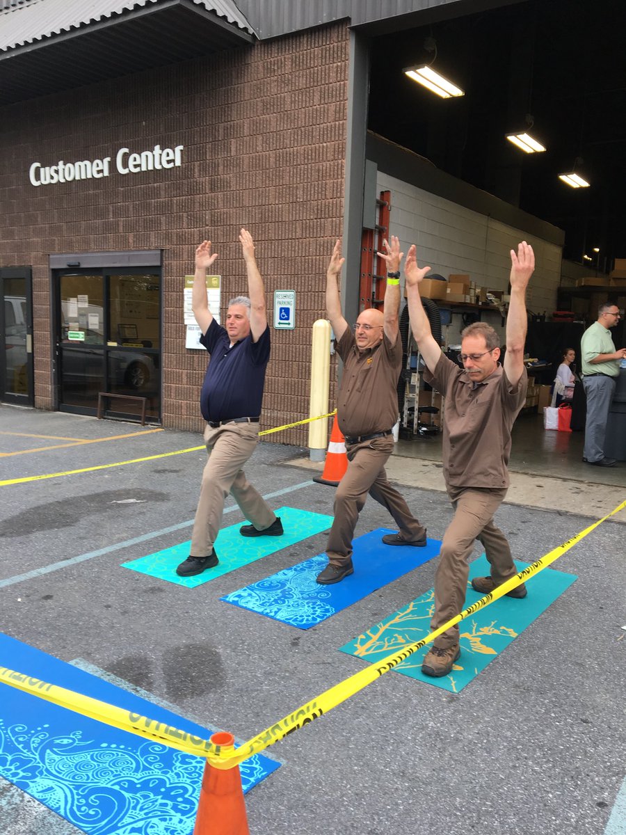ShannonUPS_RN's tweet photo. It’s yoga time at the Allentown Health Fair!!!!!!!   Thank you Nick, Pete and Rodger :) https://t.co/S98RxcLvxC