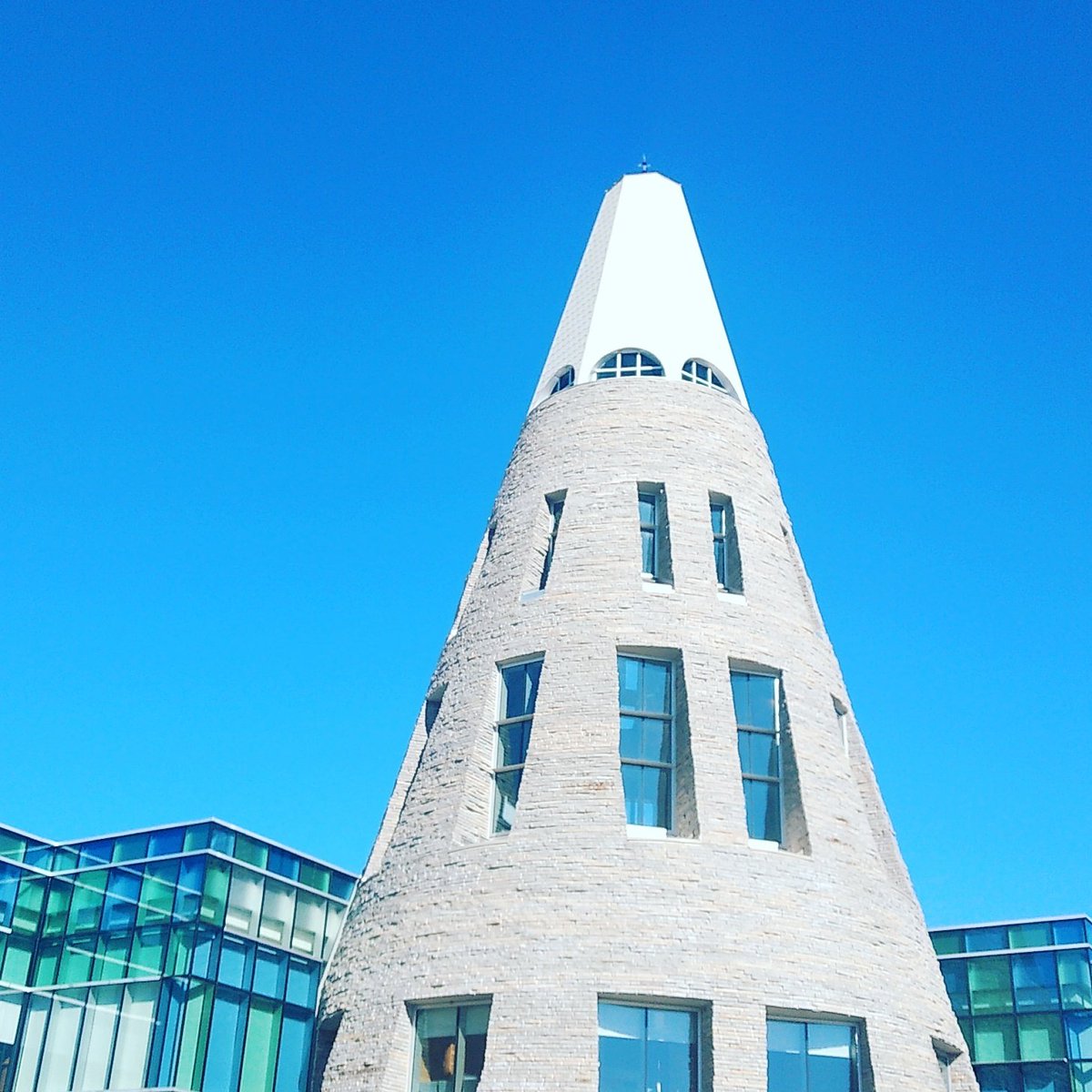 USIedu's tweet photo. It's a beautiful day for #USIBOUND students to come to Screaming Eagles Orientation. Welcome, and enjoy your day of learning and preparing! #classof2023 https://t.co/Wy89CGEVmo