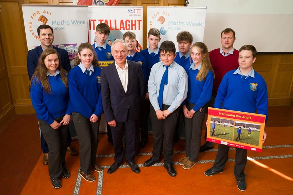 Our Maths Eyes Winners are pictured here with Minister Bruton, Principal Mr Coffey and their Maths Teacher, Mr Walsh. There were over 700 entrants in total this year from around the country. Well done all. @Maths_Eyes @TippFmNews @SSEinspectoratte #Fethard #numeracy #education