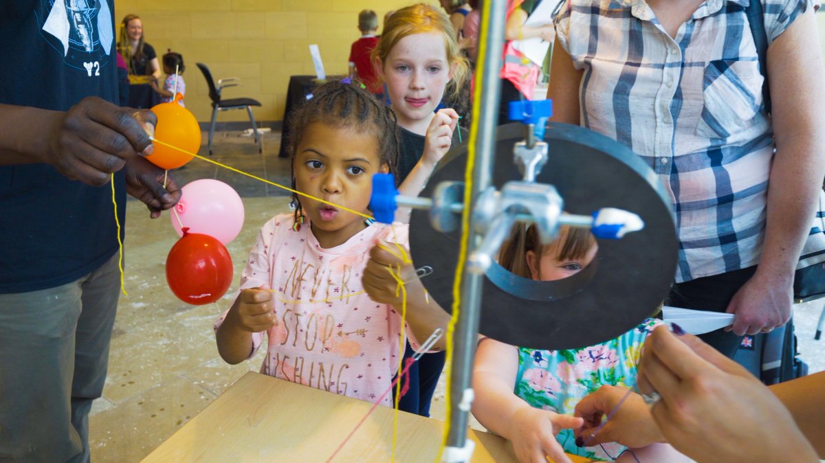 amazedbyscience's tweet photo. We had lots of fun @AlderleyPark yesterday with @WatersCorp & @MadScienceNW โก๏ธ๐จโ๐ฌ
Don't forget, this weekend is the last weekend of #AmazedByScience 2018, head to our website and find an event near you ๐ https://t.co/vktDMNp3AA
Photography: @thevideocompany ๐ธ https://t.co/aQoDiWSfLD