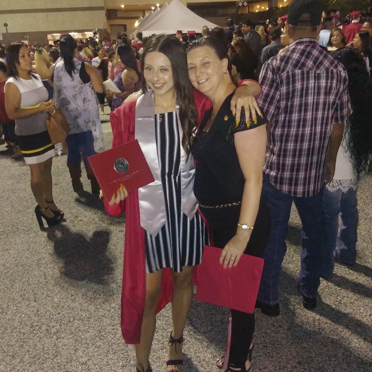 Epiphany78's tweet image. My baby girl graduated High school. Onto college. Top 25% of 934 graduates. College basketball scholarship. #imaproudmama @macladygenerals @gabriella_lee5