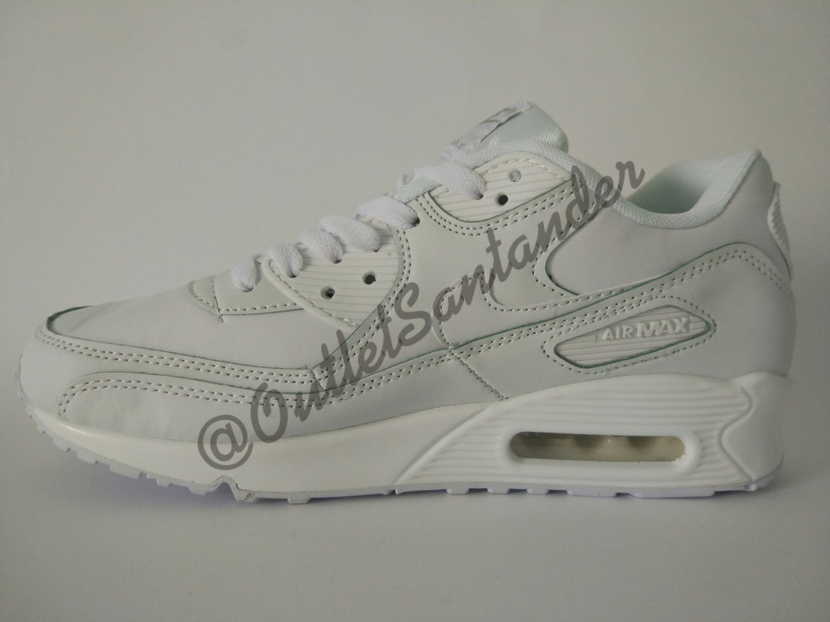 OutletSantander's tweet photo. TALLAS 44  👟👟

TODAS A 20€  !!!! 

24 horas en tu casa 🏠🙌 https://t.co/zkxKkpAMFm