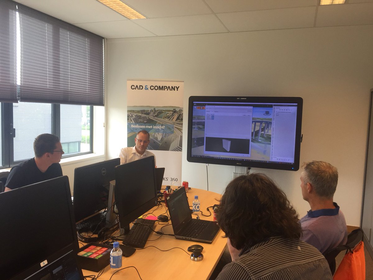 nticadcompany's tweet photo. Dag 4 #OPENAIR2018 van @2john6 What’s new #InfraWorks2019 en #Civil3D2019 Een echte hands-on sessie voor de #InfraWorks deelnemers https://t.co/YjXCJsmB78