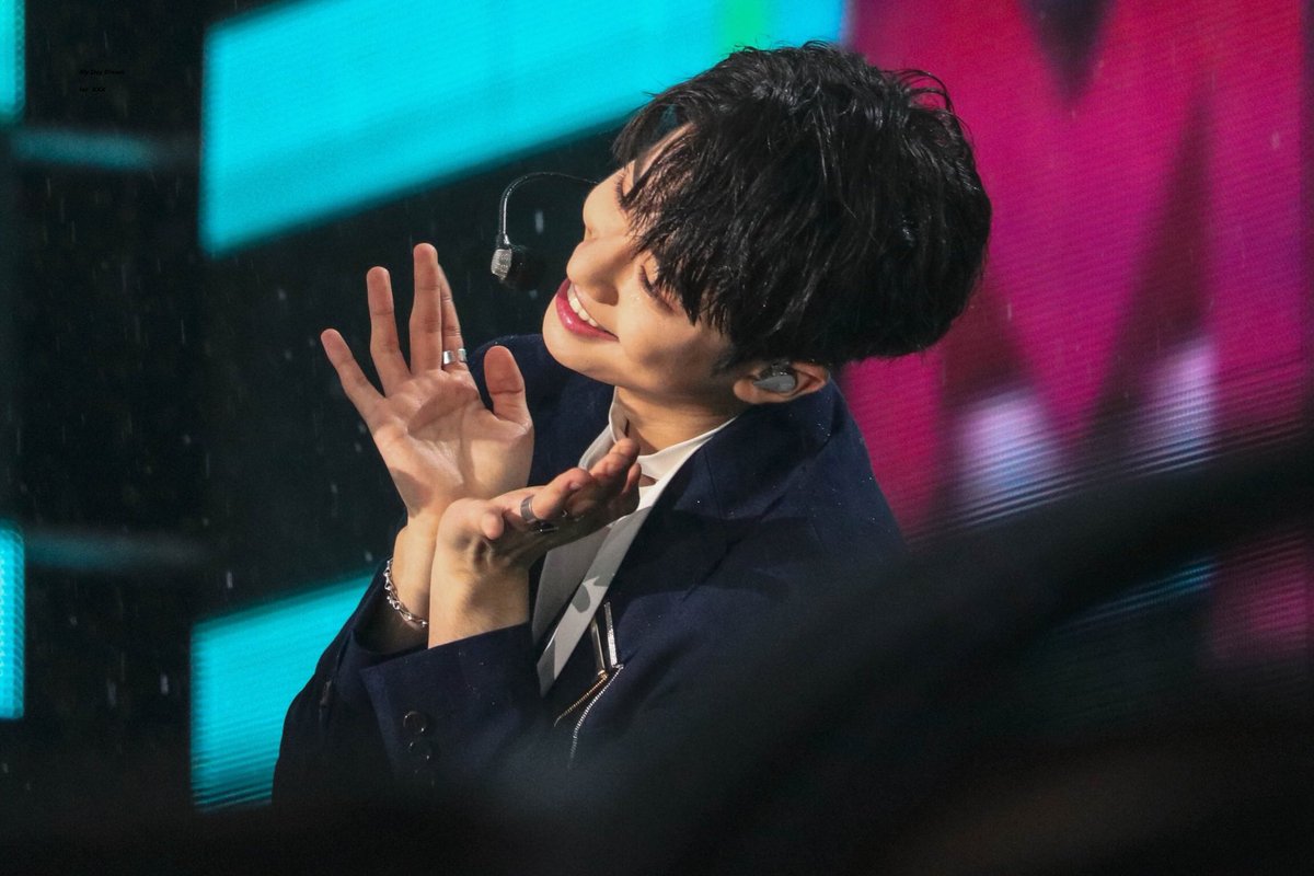 ____MyDayDream's tweet photo. ☾ 180512
#MXM #엠엑스엠 #DongHyun #김동현 https://t.co/EvJGLVUAGO
