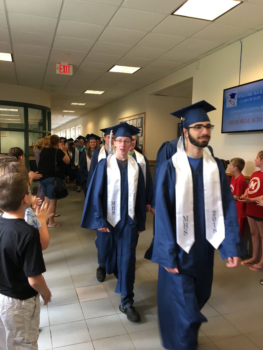 BurkeMemorial's tweet photo. Celebrating the class of 2018! https://t.co/hPwh8COea3