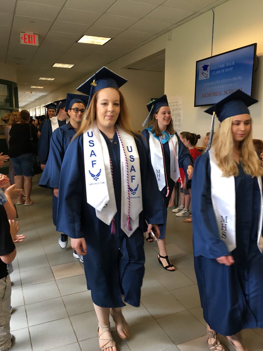 BurkeMemorial's tweet photo. Celebrating the class of 2018! https://t.co/hPwh8COea3