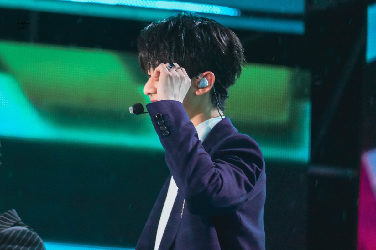____MyDayDream's tweet photo. ☾ 180512
#MXM #엠엑스엠 #DongHyun #김동현 https://t.co/k4GmBjLHjX