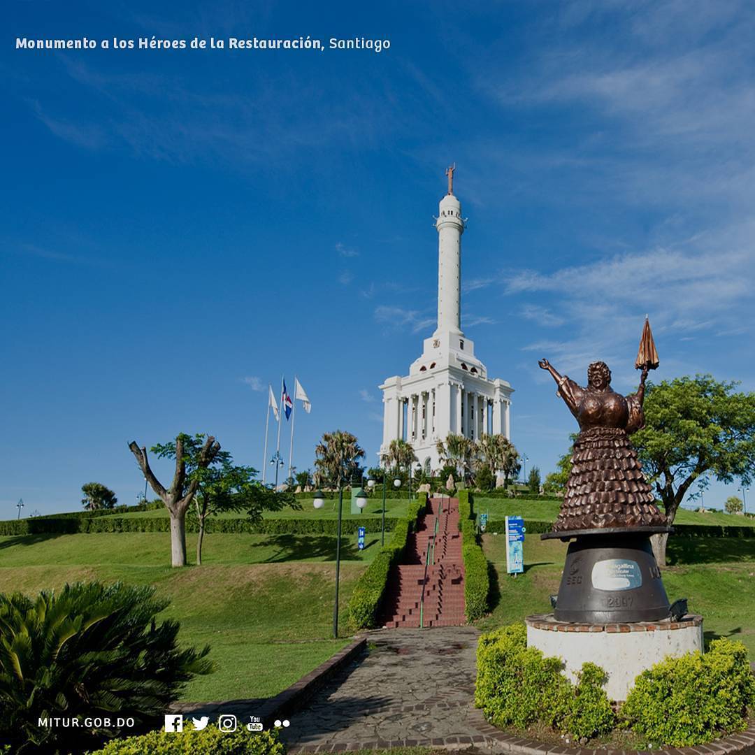 TurismoRD's tweet photo. Cultura, historia y folclore reunidos en un solo lugar. #BuenDía desde la ciudad corazón. #Santiago #DescubreRD #RepúblicaDominicana #DominicanRepublic #TravelDR https://t.co/opsXyAx69c