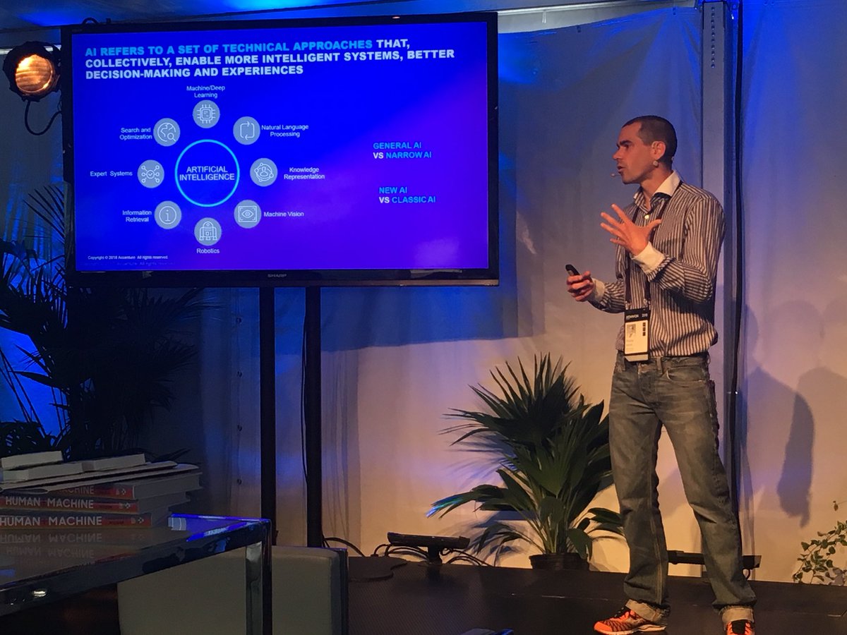 IMEXSarah's tweet photo. Deep dive into AI-powered mobility in the future #MovinOnConf18 https://t.co/NCofkUDGSC
