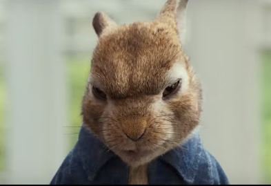 磨伸映一郎 氷室14巻発売中 映画 ピーターラビット はイギリス人にとって害獣以外の何物でもないウサギ 達が人間に対し投擲攻撃どころか電気のトラップでガチな感電死を狙ってきたり食物アレルギーによるアナフィラキシーショックでのガチ殺しを狙ってき