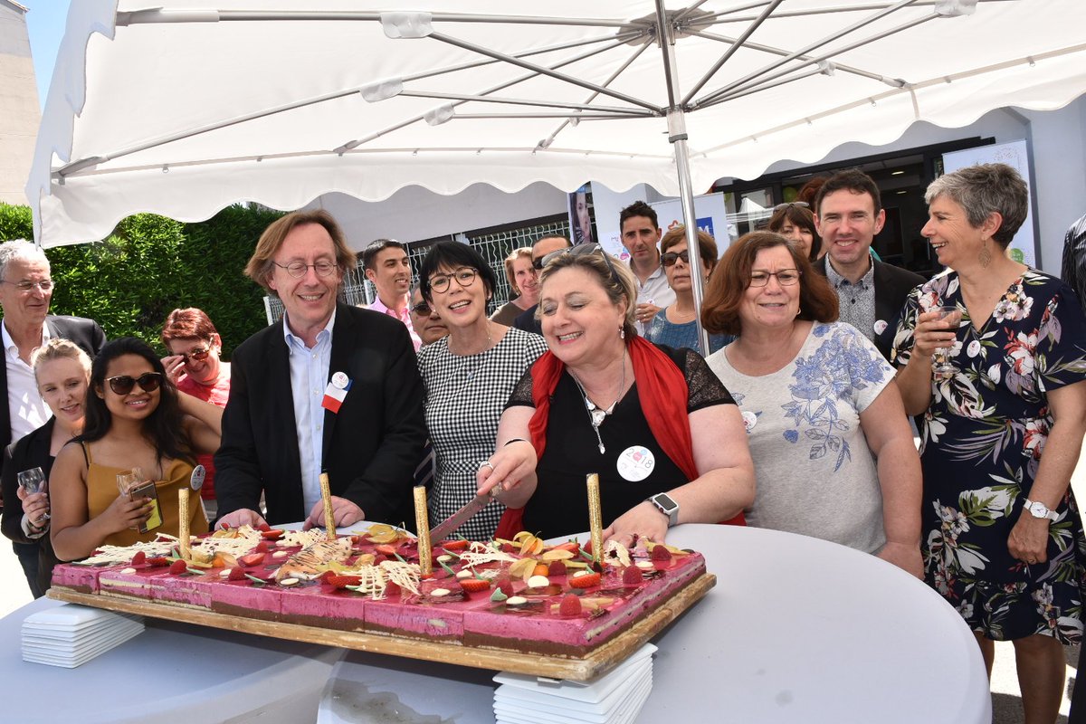 Montpellier3m's tweet photo. Inauguration des nouveaux locaux de la Mission Locale Croix d'Argent, située sur l'avenue de Toulouse à #Montpellier #Emploi #Jeunesse 🎂 20 ans @Mlj3M
Infos 👉 https://t.co/sc72WMHlnW https://t.co/twPAUhGXGf