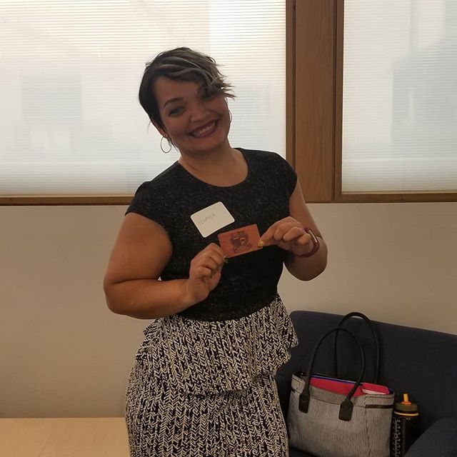 AlbertusSocial's tweet photo. East Hartford Orientation drawing winner Idiana! Yay Idiana!!! #Falconcampusstore #falcongiftcard 📷: @falconcampusstore https://t.co/lxlnra92KX