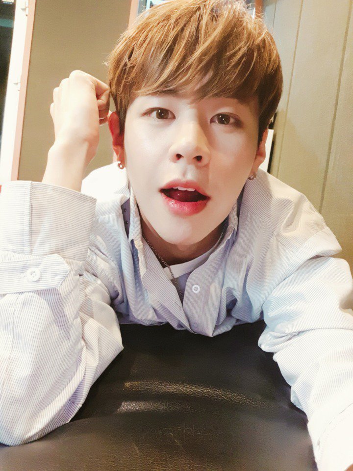IMFACT_UPDATES's tweet photo. V(FANCAFE) 180530 #TAEHO UPDATE

#임팩트 #IMFACT #제업 #이상 #지안

(via.imfact_id) https://t.co/SLj8DNHmHh
