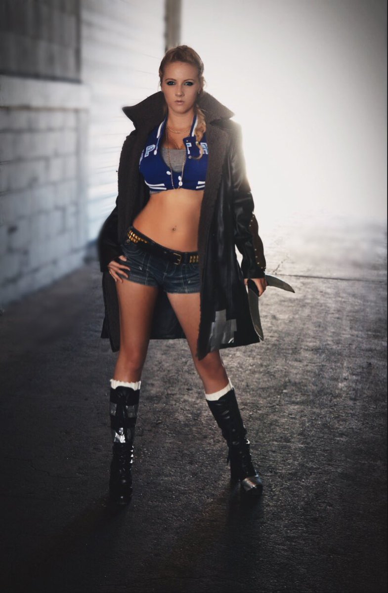 Warning venting ⚠️ : I’m at work today..... I wasn’t supposed to be at work today... yet here I am😑..... now I’m as mad as a dad in traffic!!! 

Thank you for your time.. 📸 by the talented @kimberleewphotography 💗

#captainboomerang #suicidesquad #cosplay
