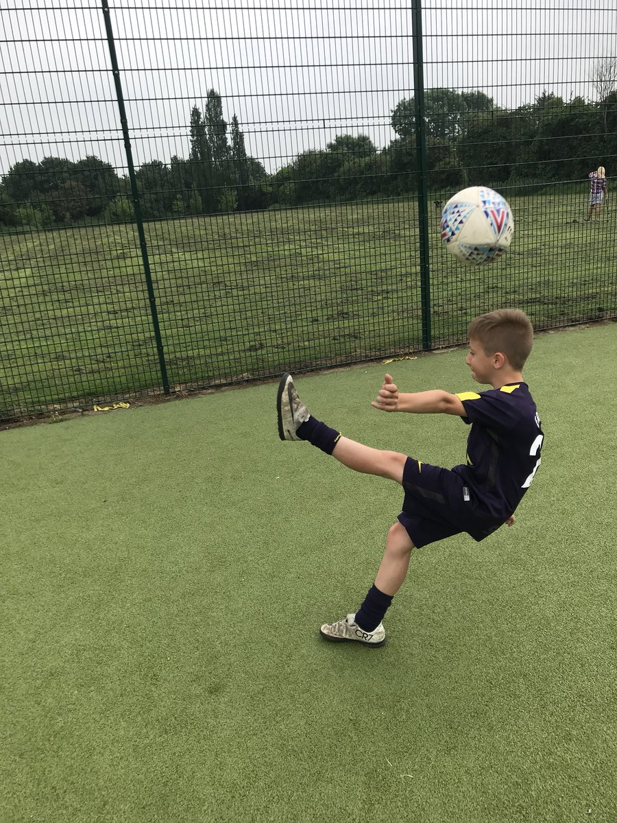 DonnaMitchell86's tweet photo. My boy recreating @GarethBale11 wonder goal 🙌🏻⚽️ @realmadrid  #bale #realmadrid https://t.co/NcPP76LkgO