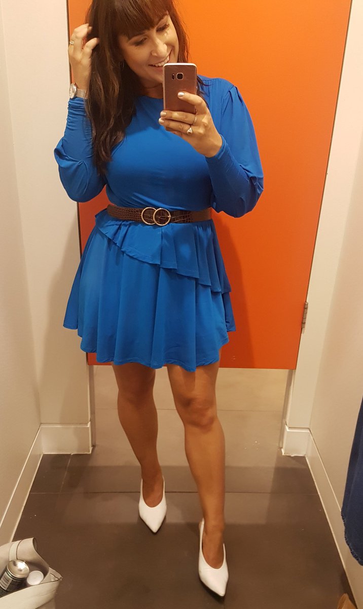 LaurenNotLozza's tweet photo. Outfit for #firstbakes tonight https://t.co/vhbFNvliAk
