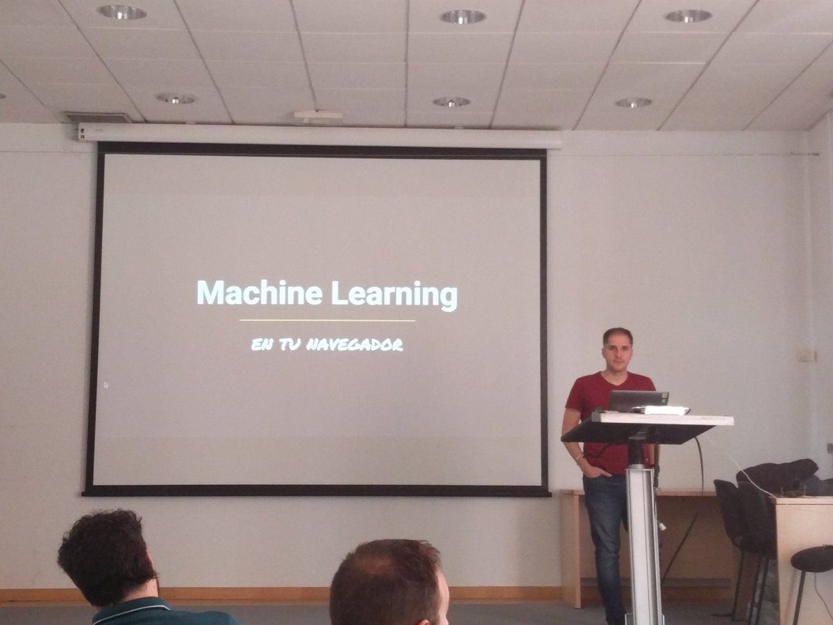 pmolinam's tweet image. #opensouthcode @neokore Machine Learning in the browser #js